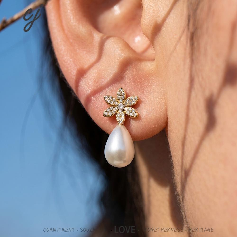 Estelle silver star drop earrings with a luminous pearl, 316L stainless steel — Crown Crest Jewel