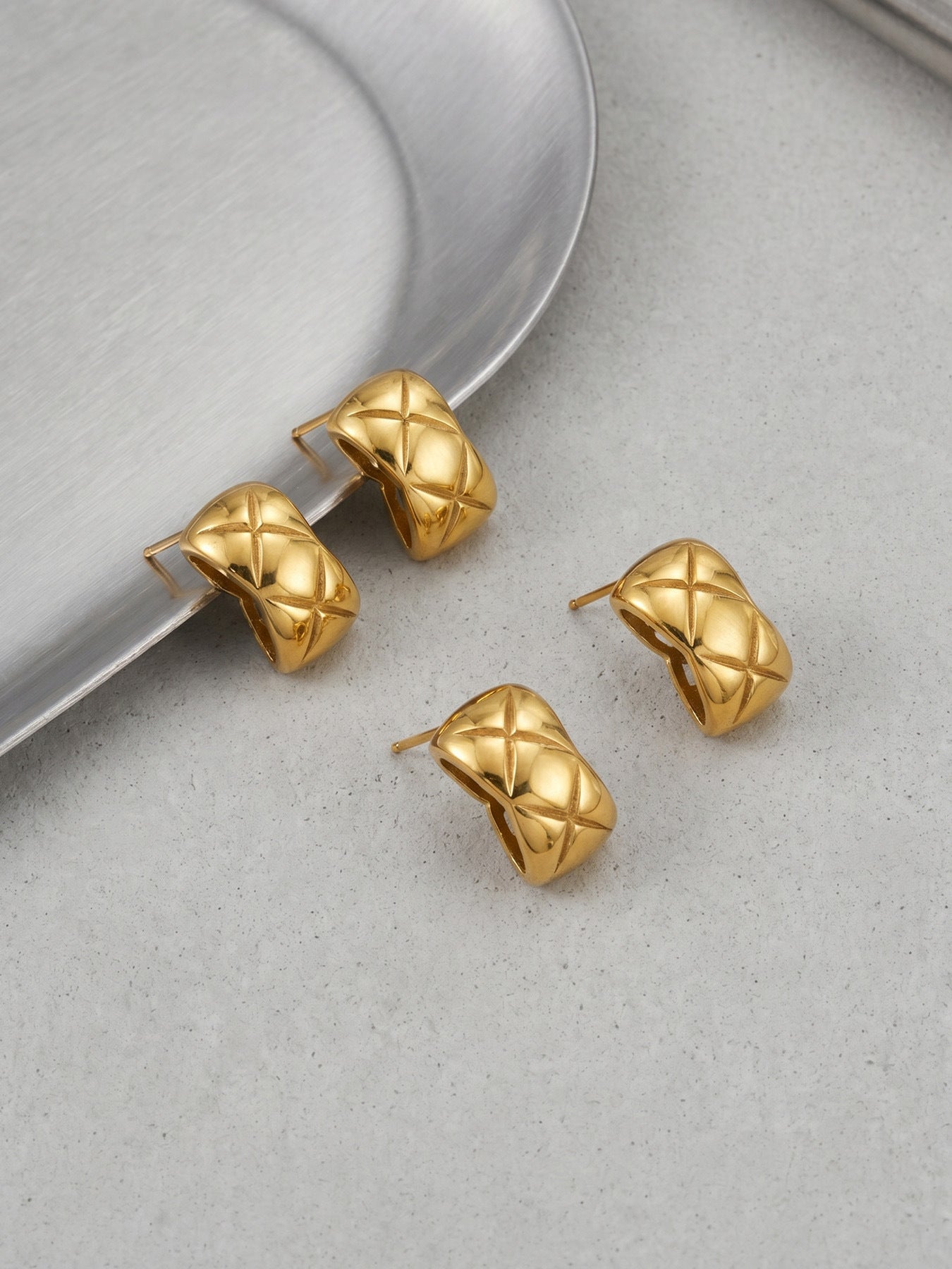Xena small gold earrings with X-shaped accents, 316L stainless steel — Crown Crest Jewel