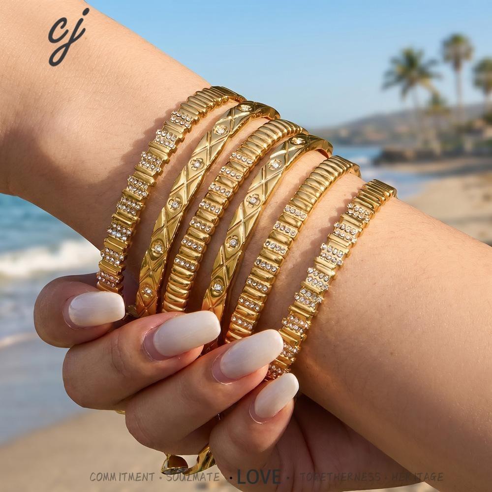 Élodie delicate gold bangle with stone-set line detail, 316L stainless steel — Crown Crest Jewel